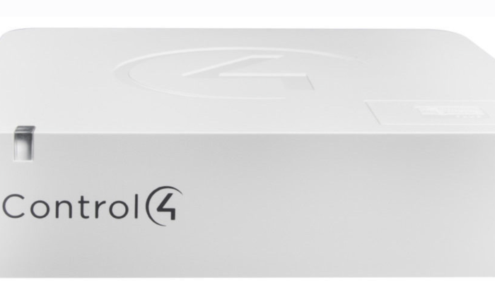 Control4 CA‑1 — доступный мультипротокольный контроллер умного дома